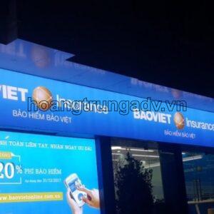 Làm biển hộp đèn quảng cáo bạt 3M in UV giá rẻ tại hà nội