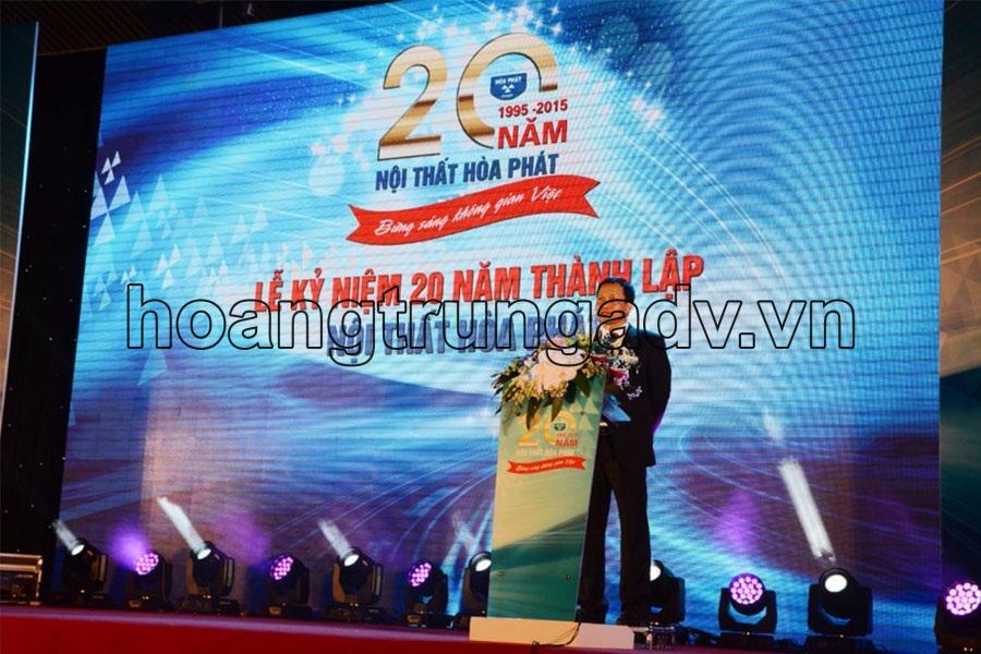 buc-phat-bieu-gia-tot